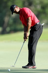 THE PLAYERS Championship - Final Round Volle Konzentration beim Putten: Tiger Woods Golf Trainingsplan