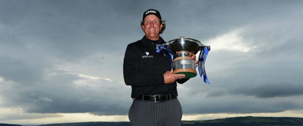 Endlich ist es ihm gelungen: Phil Mickelson triumphiert in Europa! Jetzt heißt es gut anschnallen für die Open. (Foto: Getty)