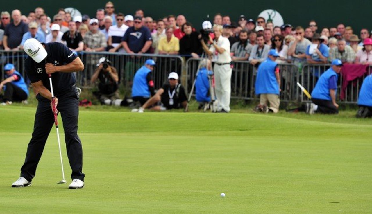 Adam Scott beim Putten mit dem langen Putter. (Foto: Getty) Adam Scott beim Putten mit dem langen Putter. (Foto: Getty)