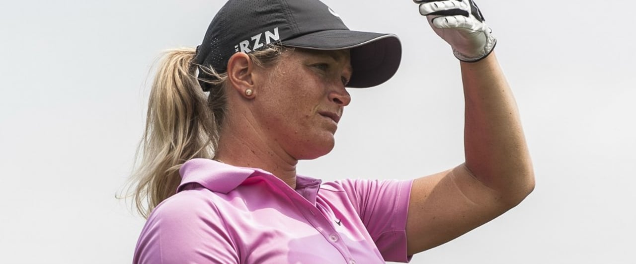 Suzann Pettersen aus Norwegen verteidigte am zweiten Tag der World Ladies Championship in China ihre Führung Suzann Pettersen aus Norwegen verteidigte am zweiten Tag der World Ladies Championship in China ihre Führung