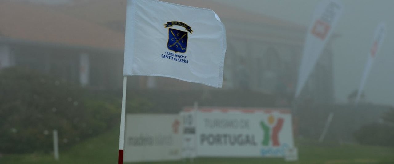 Und täglich grüßt das Murmeltier! Auch der zweite Tag der Madeira Island Open begann mit dichtem Nebel. Lediglich die Hälfte der Spieler konnte ihre Runde überhaupt aufnehmen. Und täglich grüßt das Murmeltier! Auch der zweite Tag der Madeira Island Open begann mit dichtem Nebel. Lediglich die Hälfte der Spieler konnte ihre Runde überhaupt aufnehmen.