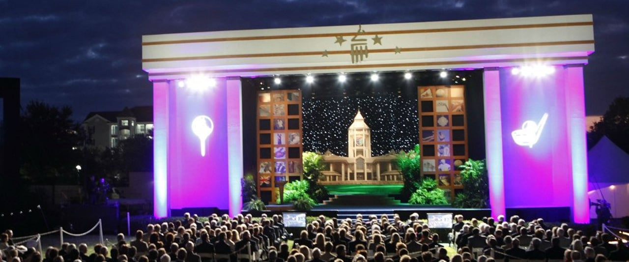 Kein Ort für falsche Sparsamkeit: Die Aufnahmezeremonie in die Golf Hall of Fame macht was her. (Foto: Getty) Kein Ort für falsche Sparsamkeit: Die Aufnahmezeremonie in die Golf Hall of Fame macht was her. (Foto: Getty)