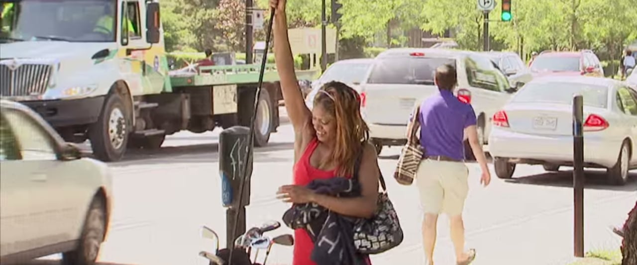 Entschuldigung, können Sie mir mal den Driver anreichen? Ja, den ganzen! (Foto: Youtube) Entschuldigung, können Sie mir mal den Driver anreichen? Ja, den ganzen! (Foto: Youtube)