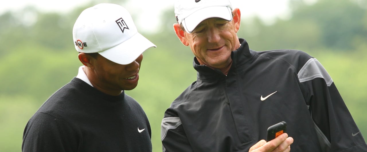 Ob Tiger Woods sich da wohl gerade einer App bedient? (Bild: Getty) Ob Tiger Woods sich da wohl gerade einer App bedient? (Bild: Getty)