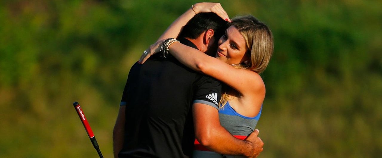 Grund zur Freude: Ellie Day - Ehefrau von Major-Sieger Jason Day - brachte am 11.11.2015 eine Tochter zur Welt. (Foto: Getty) Grund zur Freude: Ellie Day - Ehefrau von Major-Sieger Jason Day - brachte am 11.11.2015 eine Tochter zur Welt. (Foto: Getty)