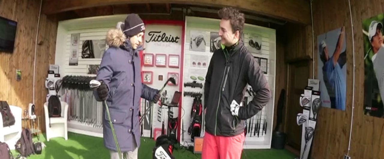 Golf Post Redakteur Yannick Beyss im Gespräch mit Jan Bellenhaus, Area Sales Manager bei Titleist. (Foto: Golf Post) Golf Post Redakteur Yannick Beyss im Gespräch mit Jan Bellenhaus, Area Sales Manager bei Titleist. (Foto: Golf Post)