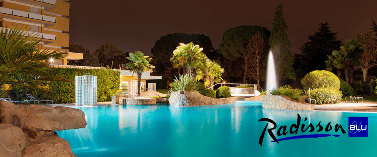 Das Radisson Blu Terme di Galzignano besitzt eine großzügige Pool- und Thermenlandschaft. (Foto: musement.com)