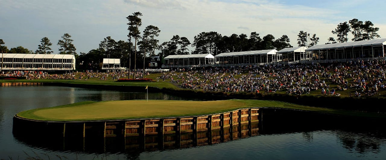 Wer sich nicht in das Gedränge am Hang begeben möchte, erhält ab diesem Jahr die Möglichkeit die Players Championship in ganz exklusivem Rahmen zu genießen. (Foto: Getty)