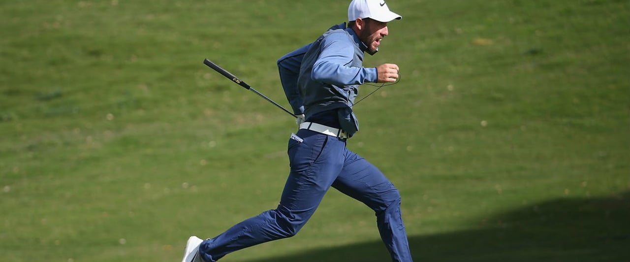 Jetzt aber schnell! Wer schafft das schnellste Loch der Welt? (Foto: Twitter/@EuropeanTour) Jetzt aber schnell! Wer schafft das schnellste Loch der Welt? (Foto: Twitter/@EuropeanTour)