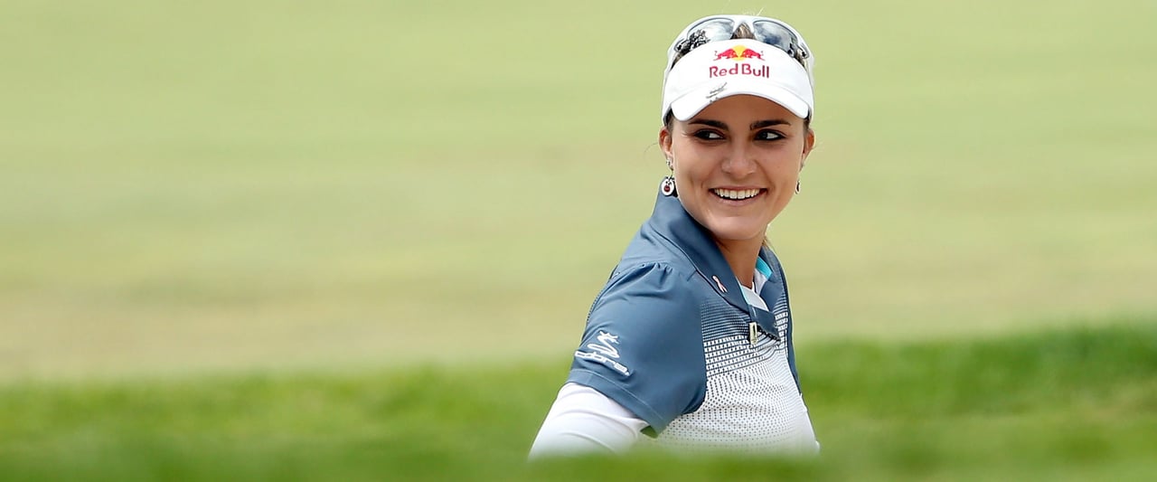 Lexi Thompson mit dem schönsten Schlag des Tages bei Auftakt der Swinging Skirts. (Foto: Getty)