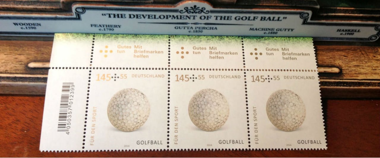 Eine Sonderbriefmarke mit einem Golfball wurde anlässlich der Wiederaufnahme des Golfsports in den Kanon der olympischen Sportarten herausgegeben. (Foto: Michael Basche) Eine Sonderbriefmarke mit einem Golfball wurde anlässlich der Wiederaufnahme des Golfsports in den Kanon der olympischen Sportarten herausgegeben. (Foto: Michael Basche)