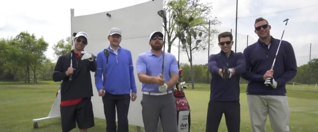 Die Jungs von Dude Perfect versuchen einen Flop-Shot über die Mauer. (Foto: Twitter/@DudePerfect) Die Jungs von Dude Perfect versuchen einen Flop-Shot über die Mauer. (Foto: Twitter/@DudePerfect)