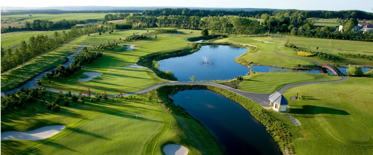 Der Sierra Golf Club ist optisch ein absolutes Highlight unter den Golfplätzen in Polen. (Foto: sierragolf.pl) Der Sierra Golf Club ist optisch ein absolutes Highlight unter den Golfplätzen in Polen. (Foto: sierragolf.pl)