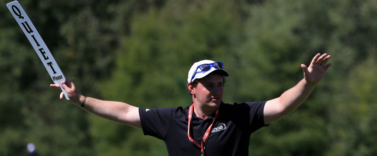 Ruhe bitte! So verhalten sie sich auf dem Golfplatz als Zuschauer richtig. (Foto: Getty) Ruhe bitte! So verhalten sie sich auf dem Golfplatz als Zuschauer richtig. (Foto: Getty)