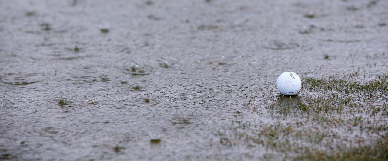 Derzeit beherrschen die Wassermassen in Bad Griesbach die Vorbereitungen auf die Porsche European Open. (Foto: Getty) Derzeit beherrschen die Wassermassen in Bad Griesbach die Vorbereitungen auf die Porsche European Open. (Foto: Getty)