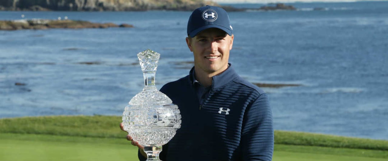Ein strahlender Jordan Spieth gewinnt das AT&T Pebble Beach Pro Am. (Foto: Getty) Ein strahlender Jordan Spieth gewinnt das AT&T Pebble Beach Pro Am. (Foto: Getty)
