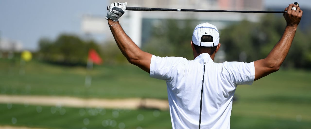Tiger Woods hat die Omega Dubai Desert Classic nach der ersten Runde aufgrund von Rückenbeschwerden abrechen müssen. (Foto: Getty) Tiger Woods hat die Omega Dubai Desert Classic nach der ersten Runde aufgrund von Rückenbeschwerden abrechen müssen. (Foto: Getty)