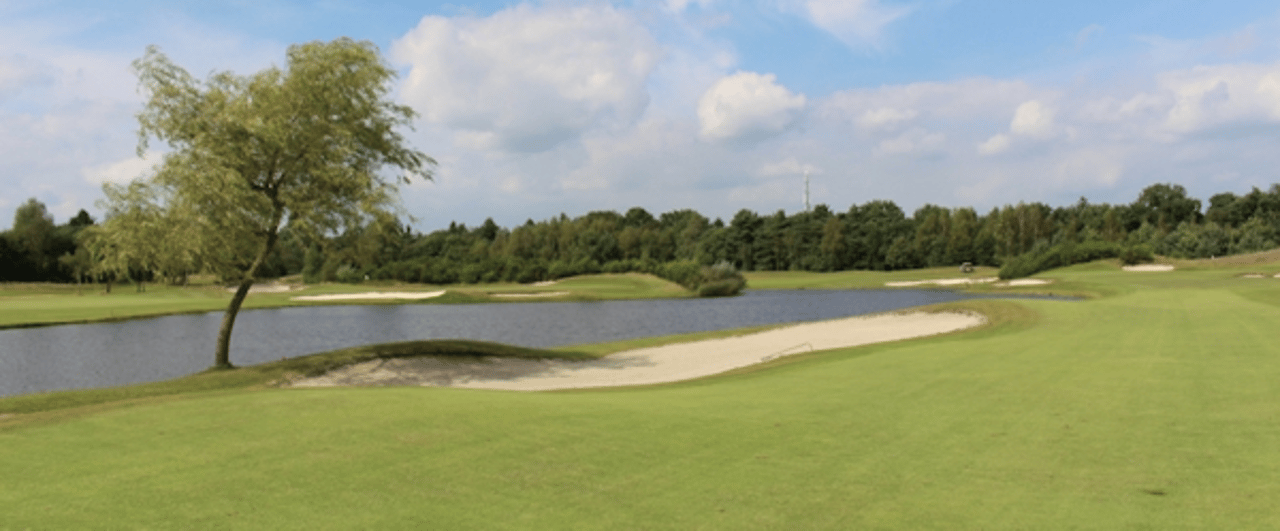 Der Golfclub De Lage Vuursche ist ein wahres "Blue Monster", verfügt er doch über zwölf (!) Seen. (Foto: Golf Post) Der Golfclub De Lage Vuursche ist ein wahres "Blue Monster", verfügt er doch über zwölf (!) Seen. (Foto: Golf Post)