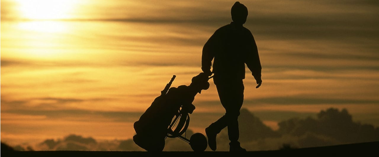 Eine Frage, die sich regelmäßig stellt: Soll ich alleine oder in Begleitung auf eine Golfrunde gehen? Eine Frage, die sich regelmäßig stellt: Soll ich alleine oder in Begleitung auf eine Golfrunde gehen?