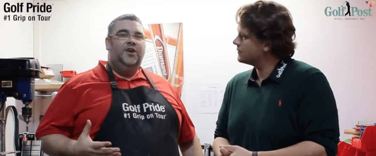 Mit dem Even Par Golf Inhaber, Dietmar Olbert (li.) hat sich unser Equipment-Redakteur, Robin Bulitz zum Griffwechsel getroffen und brandneue Golf Pride Griffe aufgezogen. (Foto: Golf Post) Mit dem Even Par Golf Inhaber, Dietmar Olbert (li.) hat sich unser Equipment-Redakteur, Robin Bulitz zum Griffwechsel getroffen und brandneue Golf Pride Griffe aufgezogen. (Foto: Golf Post)