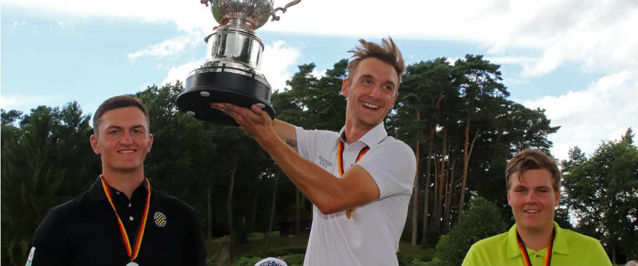 Zwei Deutsche auf dem Treppchen: Max Oelfke (m.) und Lukas Euler (l.) (Foto: DGV/stebl) Zwei Deutsche auf dem Treppchen: Max Oelfke (m.) und Lukas Euler (l.) (Foto: DGV/stebl)