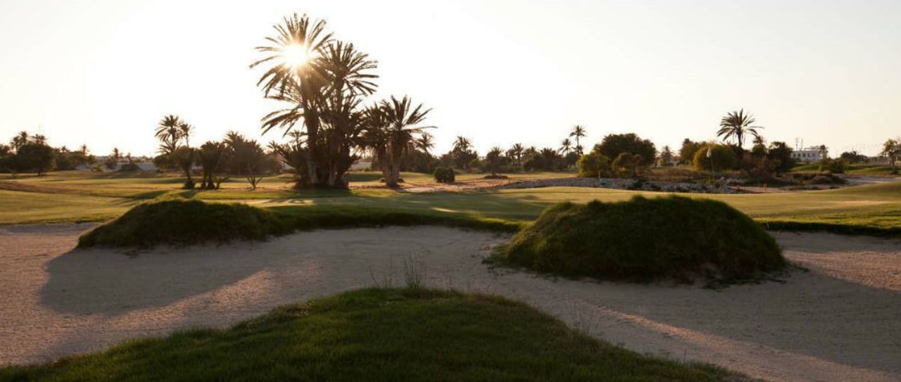 Mit ROBINSON geht's nach Tunesien. Auf Djerba warten Platzreifekurse und Gruppenangebote. (Foto: Djerba Golfclub) Mit ROBINSON geht's nach Tunesien. Auf Djerba warten Platzreifekurse und Gruppenangebote. (Foto: Djerba Golfclub)
