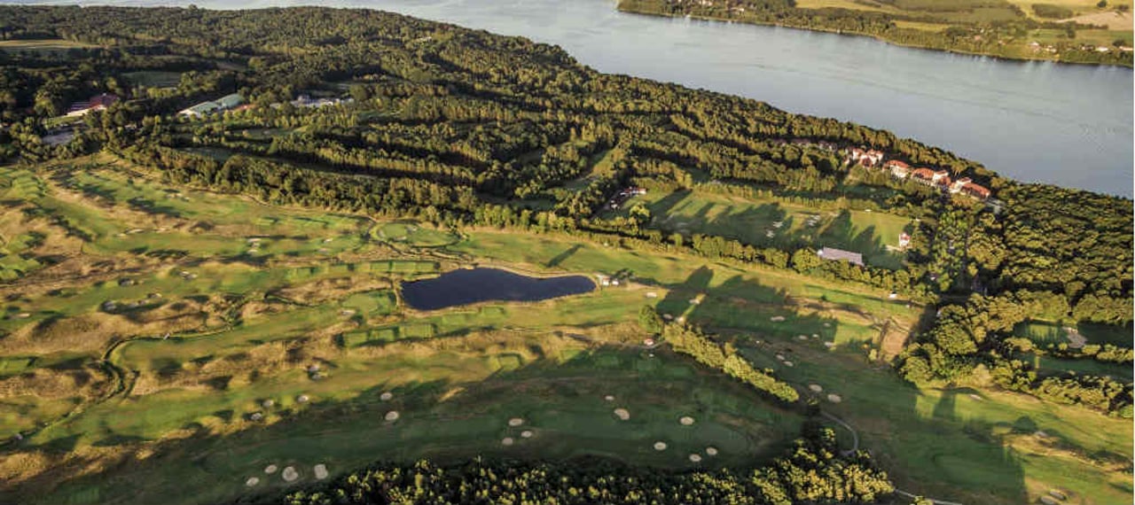 Auf dem FALDO Course in Berlin finde das Finale der A-ROSA Golf Trophy 2018 statt. (Foto: A-Rosa Golf) Auf dem FALDO Course in Berlin finde das Finale der A-ROSA Golf Trophy 2018 statt. (Foto: A-Rosa Golf)