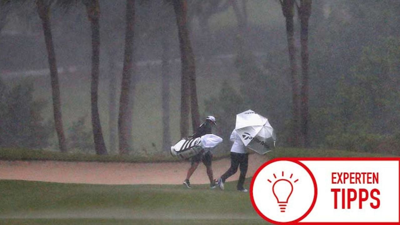 Golf im Regen macht nicht jedem Spaß, doch mit einigen Tipps fällt es leichter. (Foto: Getty) Golf im Regen macht nicht jedem Spaß, doch mit einigen Tipps fällt es leichter. (Foto: Getty)