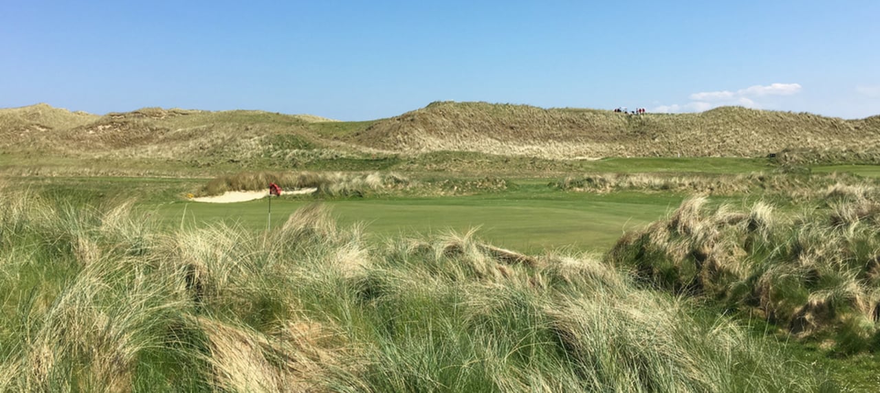 Golfen entlang der Dünen und im Rücken die "Sheephaven Bay". Linksgolf in Reinkultur! (Foto: Golf Post) Golfen entlang der Dünen und im Rücken die "Sheephaven Bay". Linksgolf in Reinkultur! (Foto: Golf Post)