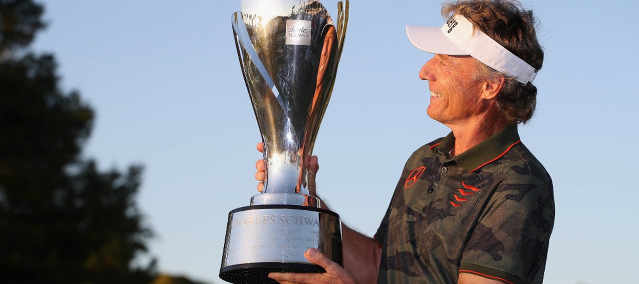 Bernhard Langer schnappt sich erneut den Charles Schwab Cup auf der PGA Tour Champions. (Foto: Getty) Bernhard Langer schnappt sich erneut den Charles Schwab Cup auf der PGA Tour Champions. (Foto: Getty)