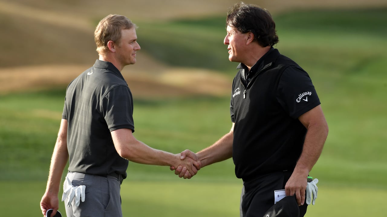 Adam Long (links) schnappt Phil Mickelson den Sieg vor der Nase weg. (Foto: Getty) Adam Long (links) schnappt Phil Mickelson den Sieg vor der Nase weg. (Foto: Getty)