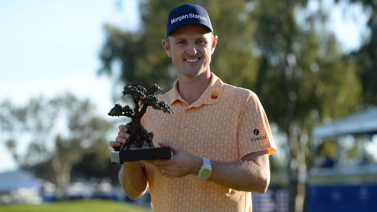 Glücklich und stolz hält Justin Rose den Pokal der Farmers Insurance Open hoch. Es ist sein zehnter Sieg auf der PGA Tour. (Foto: Getty) Glücklich und stolz hält Justin Rose den Pokal der Farmers Insurance Open hoch. Es ist sein zehnter Sieg auf der PGA Tour. (Foto: Getty)