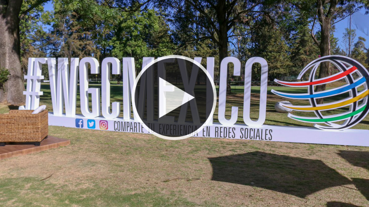 Spanische Gastkommentatoren bei der WGC - Mexico Championship. (Foto: Twitter.com/@WGCmexico)