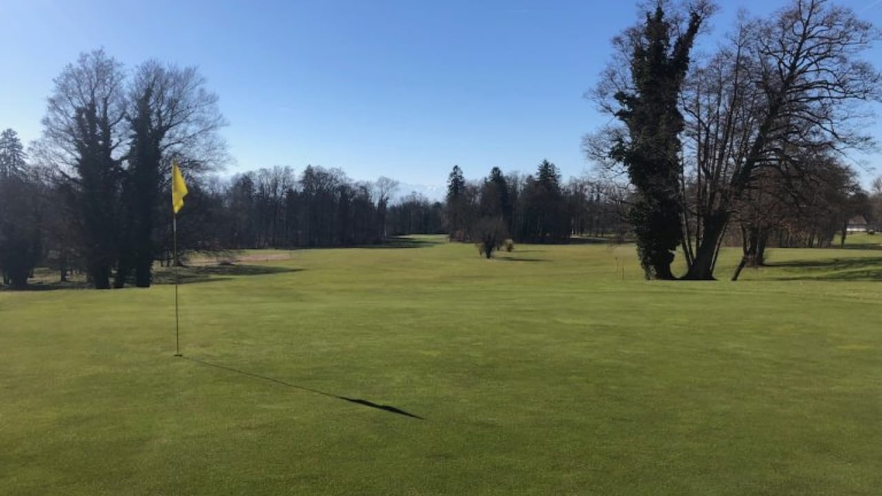 Die Saison kann losgehen! Ab jetzt kann man im GC Feldafing endlich wieder auf Sommergrüns spielen! (Bildquelle: GC Feldafing) Die Saison kann losgehen! Ab jetzt kann man im GC Feldafing endlich wieder auf Sommergrüns spielen! (Bildquelle: GC Feldafing)