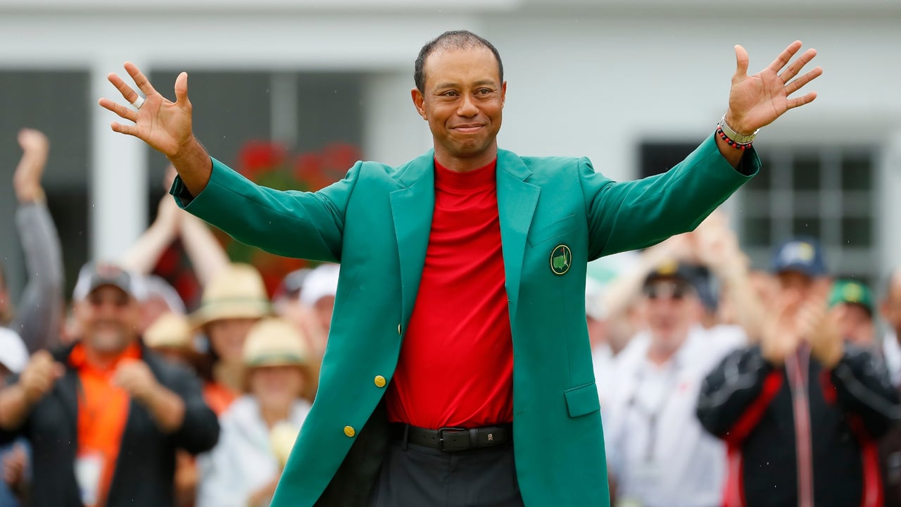 Tiger Woods feiert seinen Sieg (Foto: Getty) Tiger Woods feiert seinen Sieg (Foto: Getty)