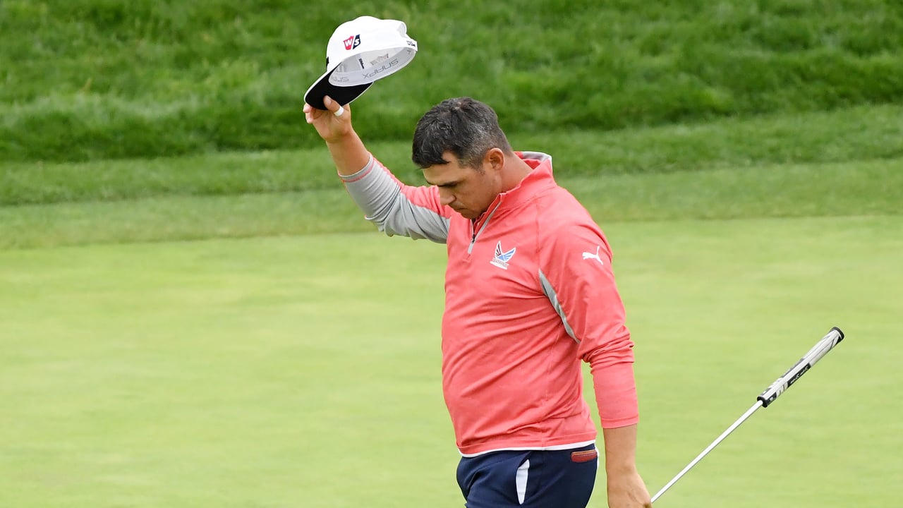 Gary Woodland bedankt sich nach seinem Sieg bei der US Open 2019 bei den Fans. (Foto: Getty) Gary Woodland bedankt sich nach seinem Sieg bei der US Open 2019 bei den Fans. (Foto: Getty)