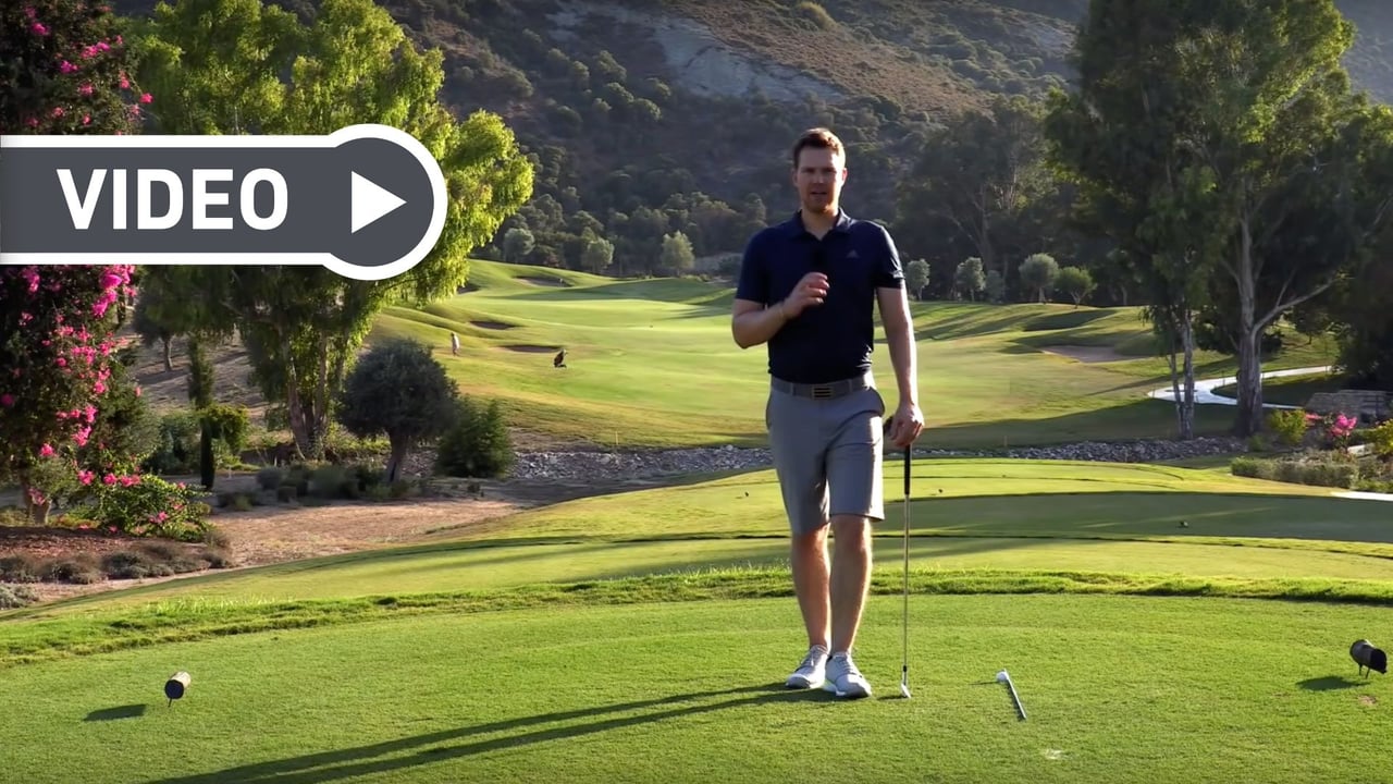 Lukas von Birdietrain zeigt, wie man die Richtung des Balles optimal überprüft. (Foto: Youtube/Birdietrain) Lukas von Birdietrain zeigt, wie man die Richtung des Balles optimal überprüft. (Foto: Youtube/Birdietrain)