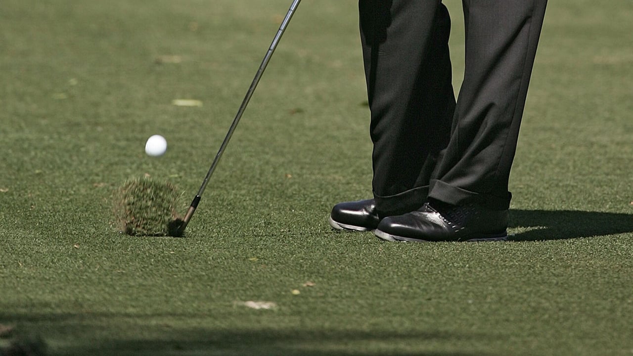 Steffen Bents erklärt, wann und wie Sie mit dem Schläger korrekt den Boden treffen. (Foto: Getty) Steffen Bents erklärt, wann und wie Sie mit dem Schläger korrekt den Boden treffen. (Foto: Getty)
