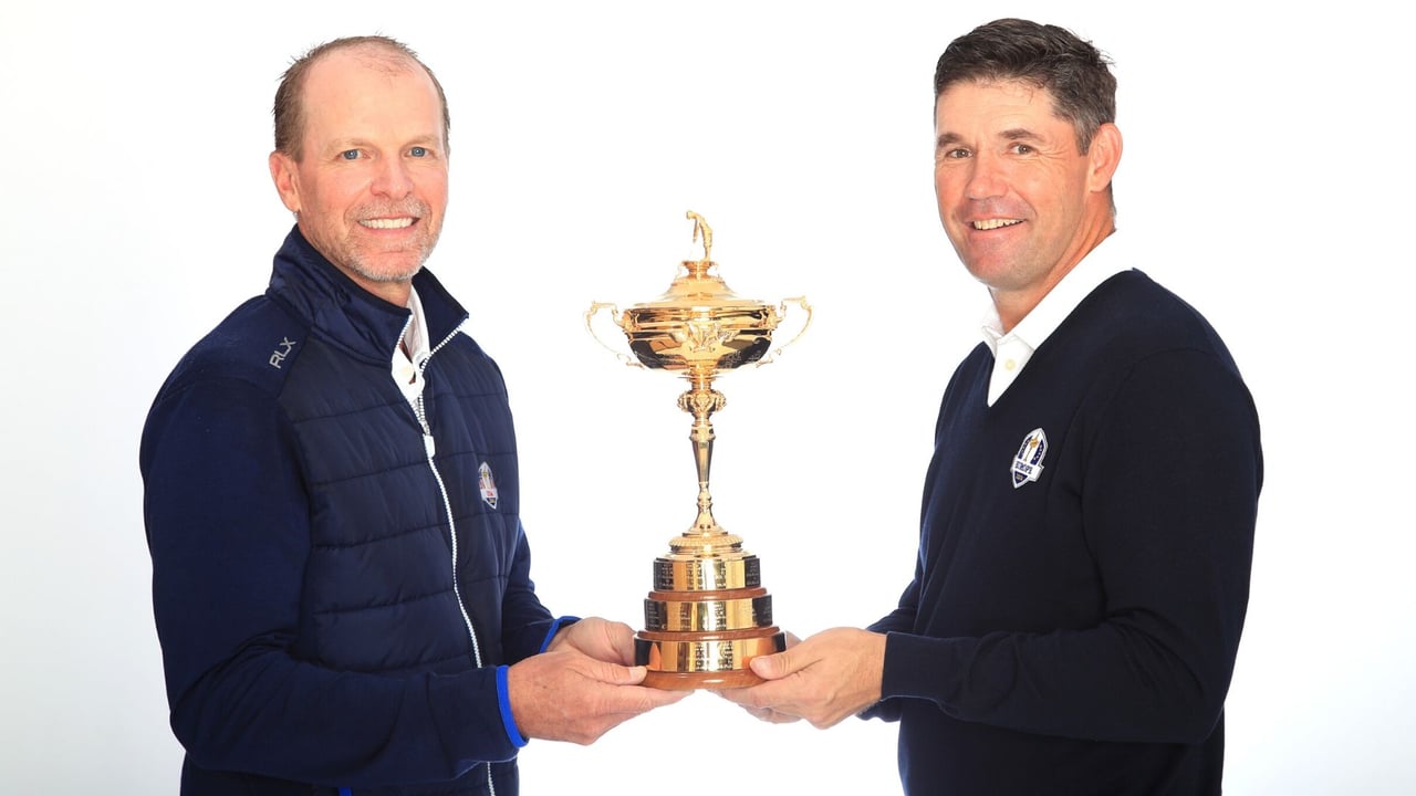 Die Ryder Cup-Kapitäne Padraig Harrington und Steve Stricker posieren mit der Trophäe. (Foto: Getty) Die Ryder Cup-Kapitäne Padraig Harrington und Steve Stricker posieren mit der Trophäe. (Foto: Getty)