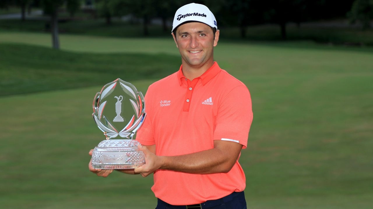 Jon Rahm mit der Siegestrophäe des Memorial Tournament. (Foto: Getty) Jon Rahm mit der Siegestrophäe des Memorial Tournament. (Foto: Getty)