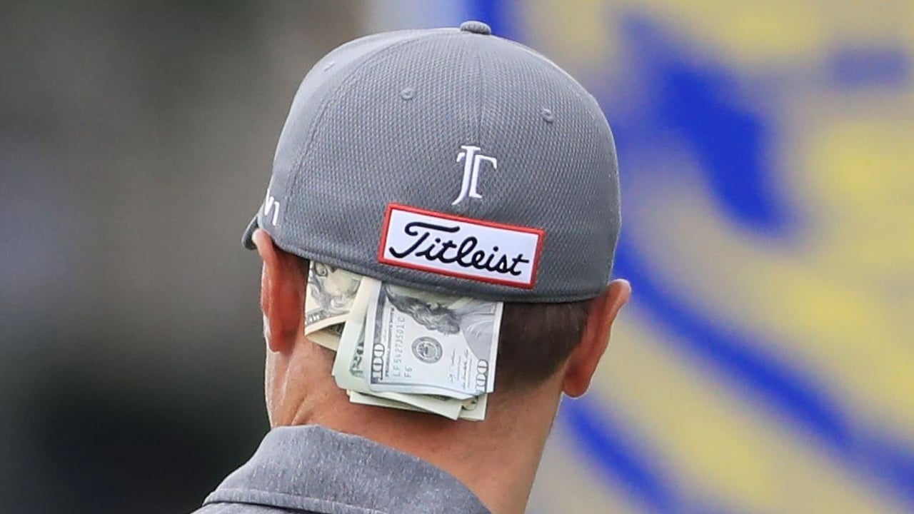 Sportlich läufts nicht? Dann bleibt immer noch das "Player Impact Program" der PGA Tour. (Foto: Getty) Sportlich läufts nicht? Dann bleibt immer noch das "Player Impact Program" der PGA Tour. (Foto: Getty)