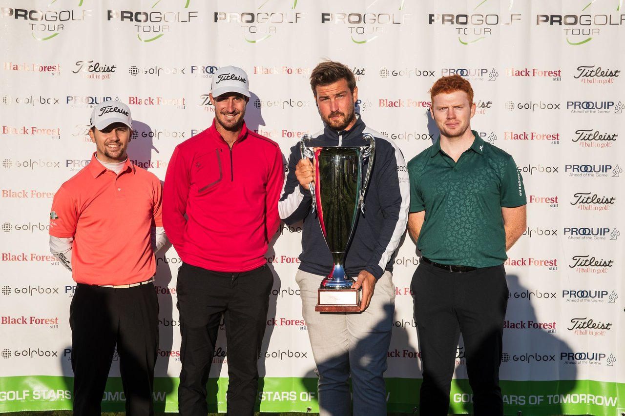 Vahlenkamp, Gouveia, Decottignies Lafon und Foley nach ihrem erfolgreichen Turnier (Foto: privat) Vahlenkamp, Gouveia, Decottignies Lafon und Foley nach ihrem erfolgreichen Turnier (Foto: privat)