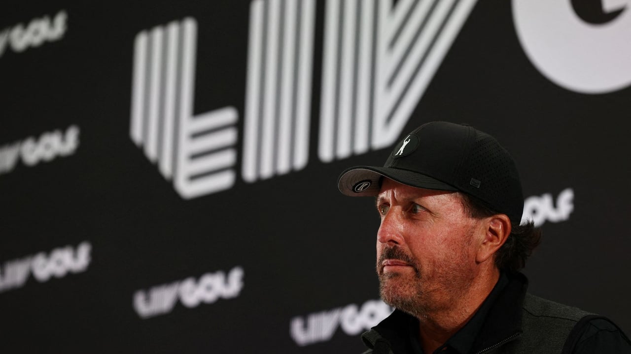Phil Mickelson in der Pressekonferenz kurz vor dem ersten Event der LIV Golf Invitational Series. (Foto: Getty) Phil Mickelson in der Pressekonferenz kurz vor dem ersten Event der LIV Golf Invitational Series. (Foto: Getty)