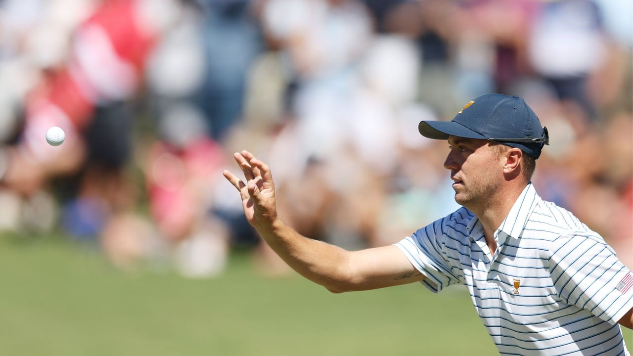 Alle Augen auf den Ball. Der Golfball steht im Zentrum der Debatte um die vorgeschlagene "Modal Local Rule" (Foto: Getty) Alle Augen auf den Ball. Der Golfball steht im Zentrum der Debatte um die vorgeschlagene "Modal Local Rule" (Foto: Getty)