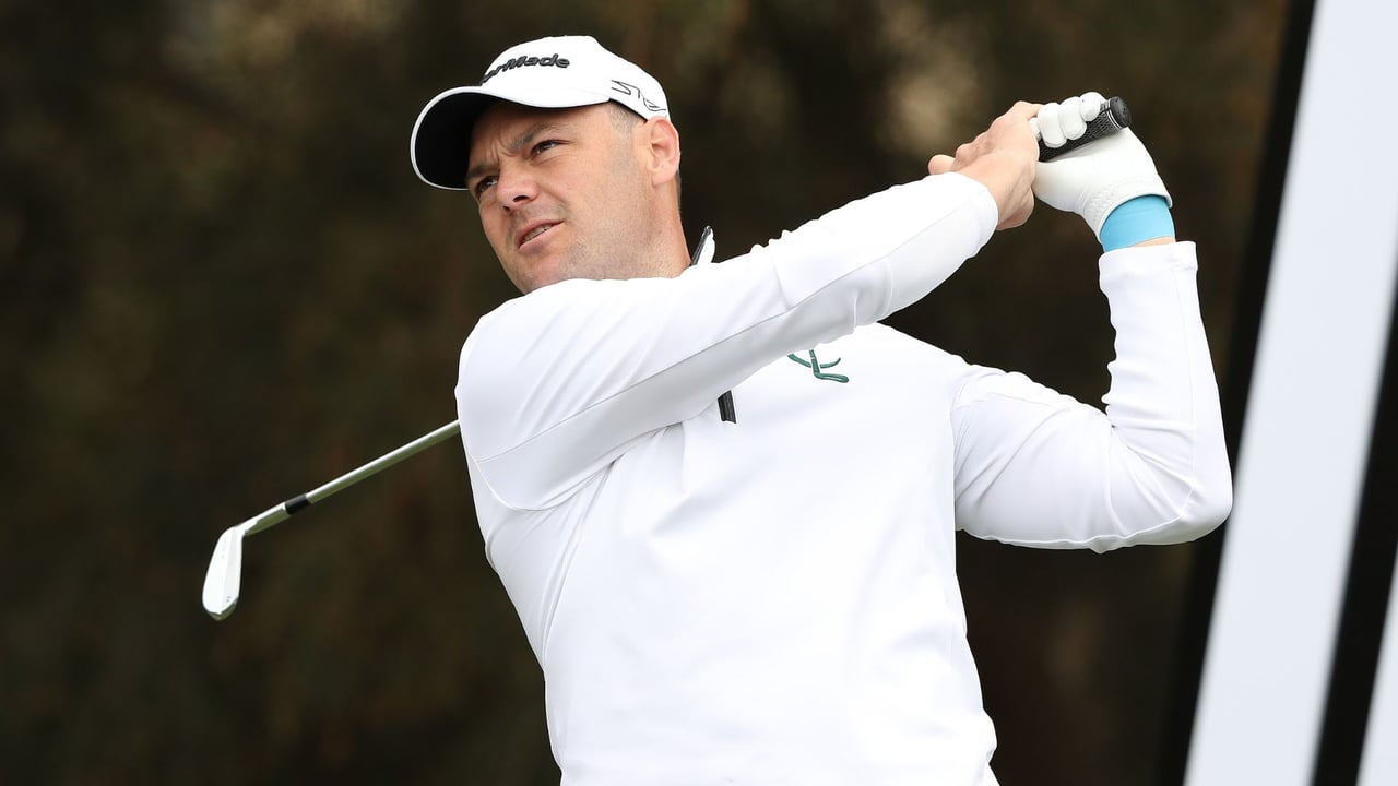 Martin Kaymer während der Vorbereitung in Australien. Sein Handgelenk ziert ein Tape. (Foto: Getty) Martin Kaymer während der Vorbereitung in Australien. Sein Handgelenk ziert ein Tape. (Foto: Getty)