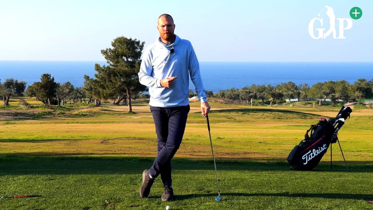 Birdietrain erklärt einfache Tipps und Tricks für das Golftraining, um Hackentreffer schnell abzustellen. (Quelle: Birdietrain) Birdietrain erklärt einfache Tipps und Tricks für das Golftraining, um Hackentreffer schnell abzustellen. (Quelle: Birdietrain)