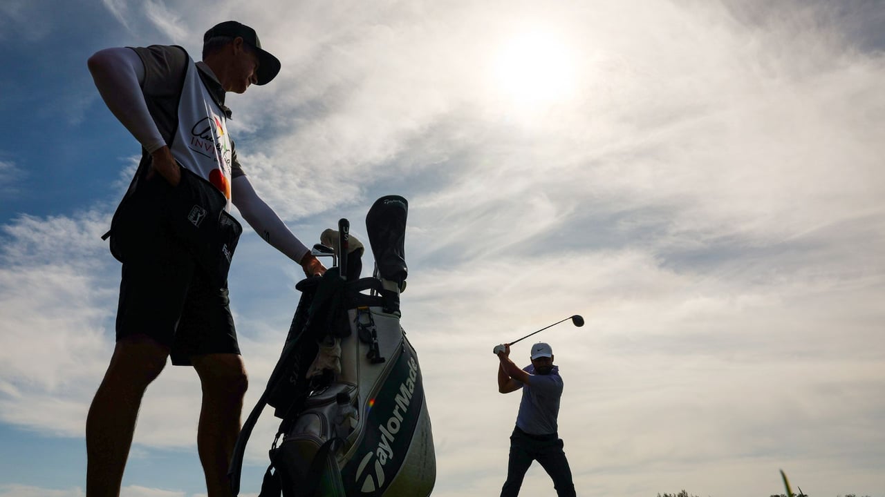 Aufgrund einer neuen DGL-Regel dürfen ausschließlich (Ersatz)-Spieler noch ans Bag. (Foto: Getty) Aufgrund einer neuen DGL-Regel dürfen ausschließlich (Ersatz)-Spieler noch ans Bag. (Foto: Getty)