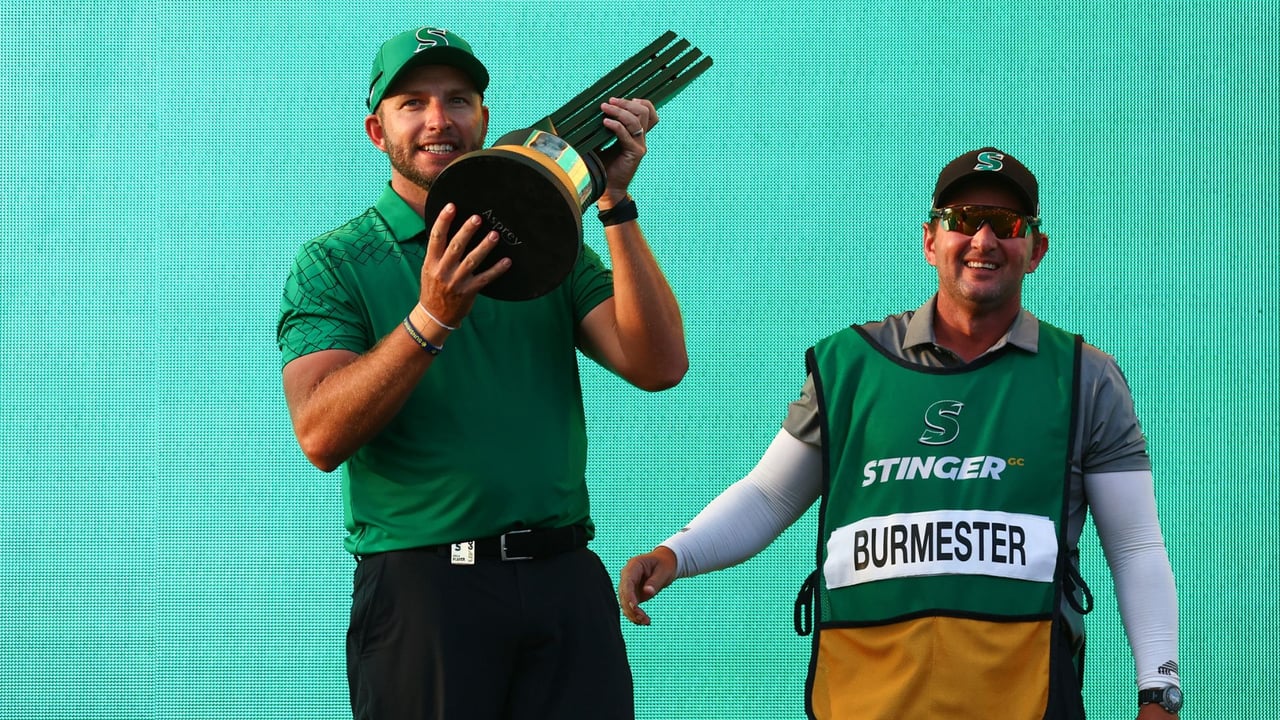 Dean Burmester und sein Caddie feiern den Sieg. (Foto: Getty) Dean Burmester und sein Caddie feiern den Sieg. (Foto: Getty)