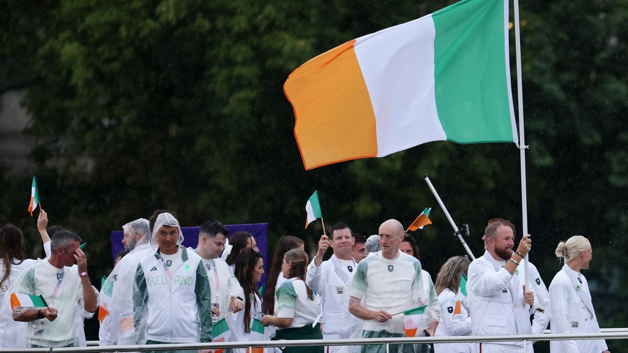 Shane Lowry hatte die Ehre die irische Fahne bei der Olympia-Eröffnung zu tragen. (Quelle: Getty) Shane Lowry hatte die Ehre die irische Fahne bei der Olympia-Eröffnung zu tragen. (Quelle: Getty)