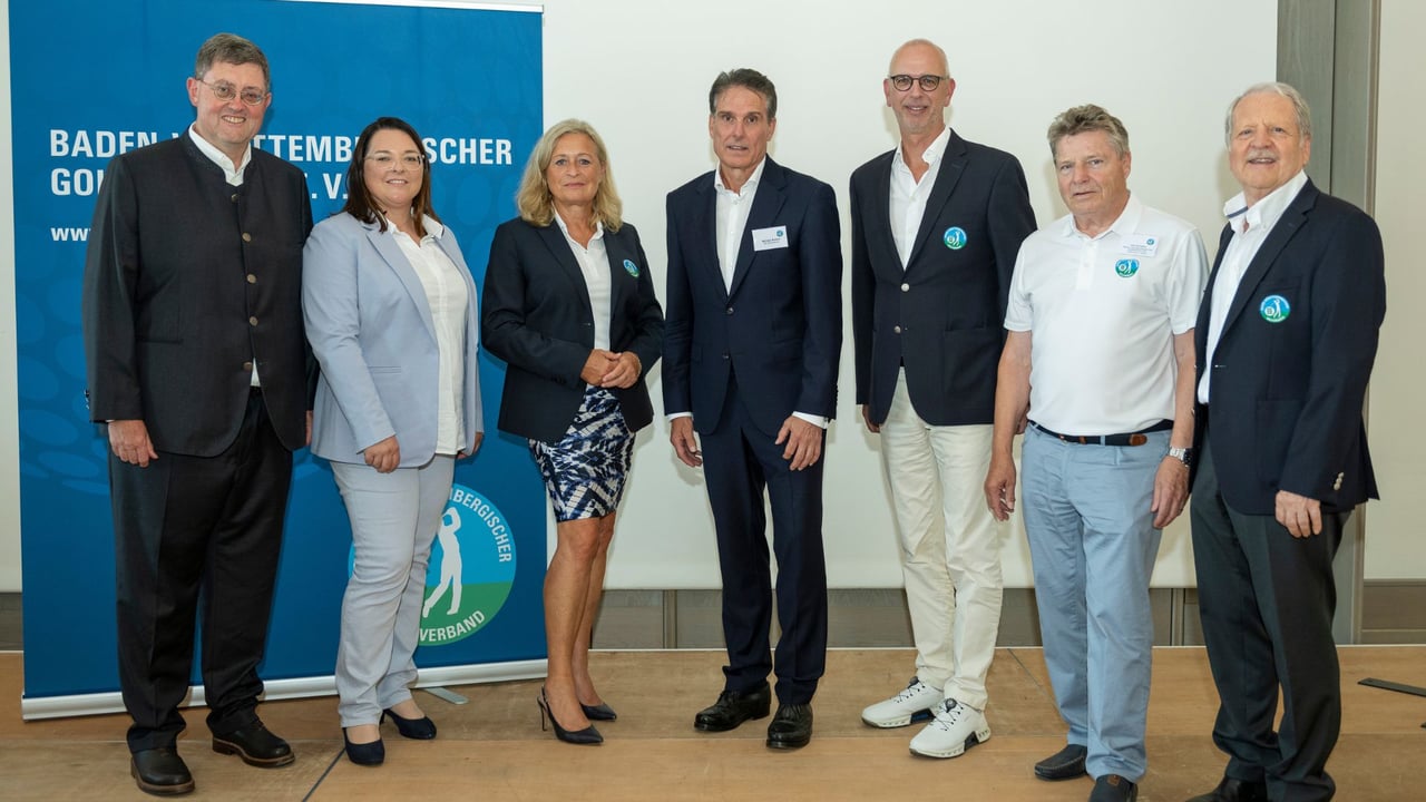 Neues BWGV-Präsidium; v.l.n.r.: Klaus J. Kroll (Landessportwart), Anja Canz (Landesjugendwartin), Claudia Zwilling-Pinna (Vizepräsidentin Region Nordbaden), Michael Marbler (Präsident), Marcus Weller (stellvertretender Präsident & Schatzmeister), Urs Christen (Vizepräsident Region Südbaden), Hubert Hörmann (Vizepräsident Region Württemberg) (Fotos: © BWGV) Neues BWGV-Präsidium; v.l.n.r.: Klaus J. Kroll (Landessportwart), Anja Canz (Landesjugendwartin), Claudia Zwilling-Pinna (Vizepräsidentin Region Nordbaden), Michael Marbler (Präsident), Marcus Weller (stellvertretender Präsident & Schatzmeister), Urs Christen (Vizepräsident Region Südbaden), Hubert Hörmann (Vizepräsident Region Württemberg) (Fotos: © BWGV)